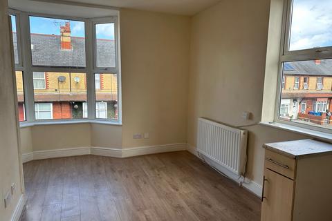 1 bedroom flat to rent, Wellington Road, Rhyl, LL18