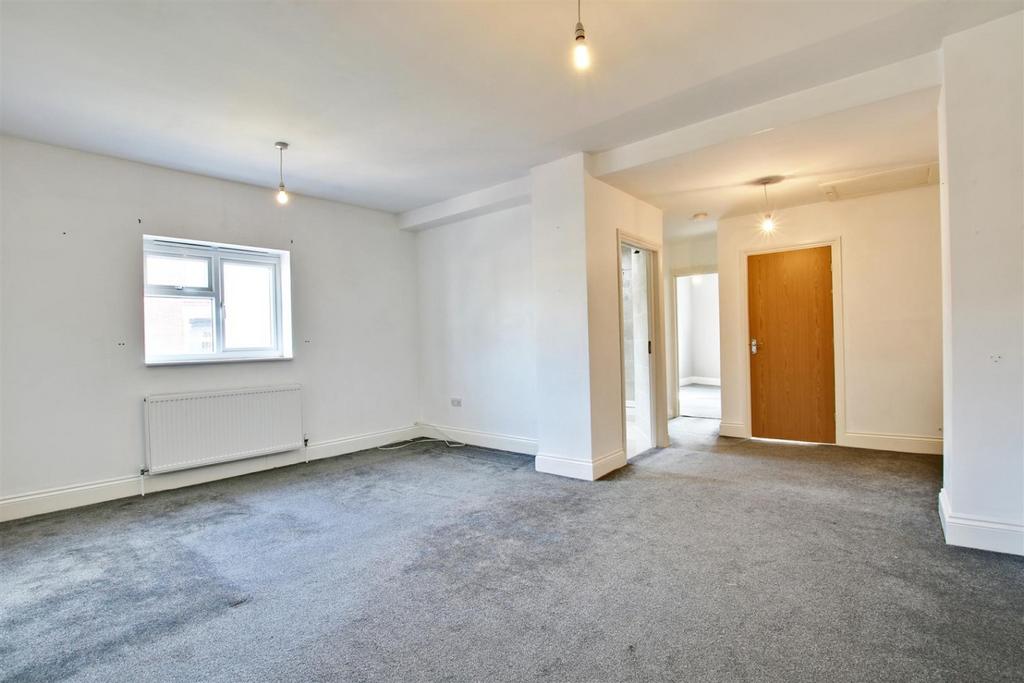 Chislehurst Road, Orpington BR6 2 bed apartment to rent £1,550 pcm (£