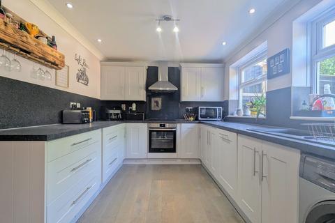 25 Browning Crescent, Bletchley, Milton Keynes, MK3 5AU