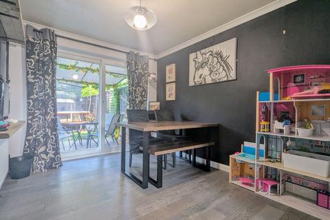 25 Browning Crescent, Bletchley, Milton Keynes, MK3 5AU