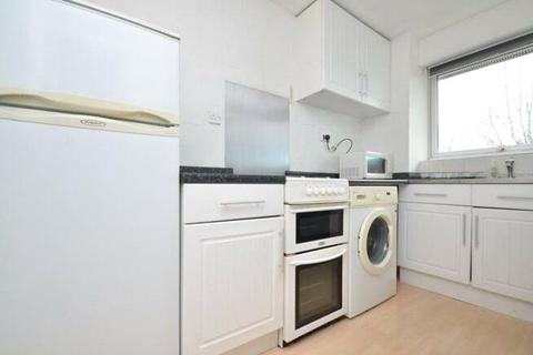 1 bedroom apartment to rent, Aylsham Drive, Ickenham, UB10