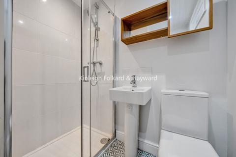 2 bedroom apartment to rent, Mount Adon Park London SE22