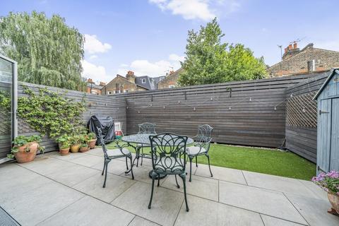 2 Graveney Mews, Mitcham, CR4 2FD