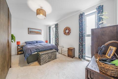 2 Graveney Mews, Mitcham, CR4 2FD