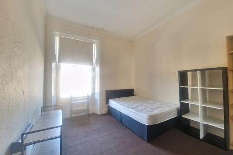 2 bedroom flat to rent, Byres Road, Hillhead, Glasgow, G12