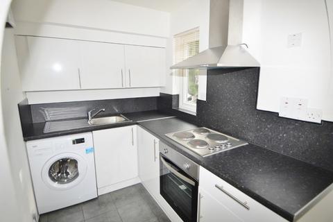 Studio to rent, Mead Avenue, Langley, Slough, Berkshire, SL3