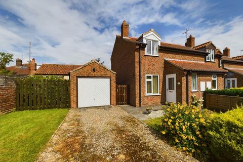 2 bedroom end of terrace house for sale, West End Falls, Nafferton, YO25 4QA