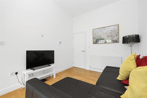 2 bedroom apartment for sale, Stoke Newington High Street, N16