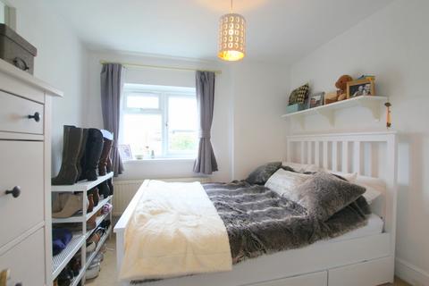 1 bedroom maisonette to rent, Graham Road, London SW19