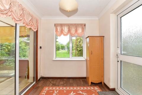 2 bedroom semi-detached bungalow for sale, Fifth Avenue, Wickford, Essex