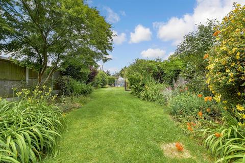 2 bedroom semi-detached bungalow for sale, Fifth Avenue, Wickford, Essex