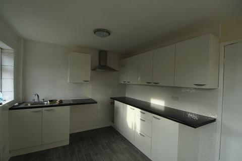 18 Amberley Walk, Chadderton, Oldham, OL9 6SL