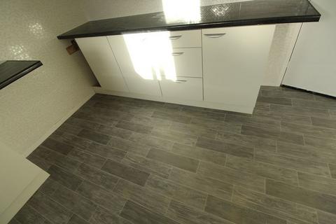18 Amberley Walk, Chadderton, Oldham, OL9 6SL