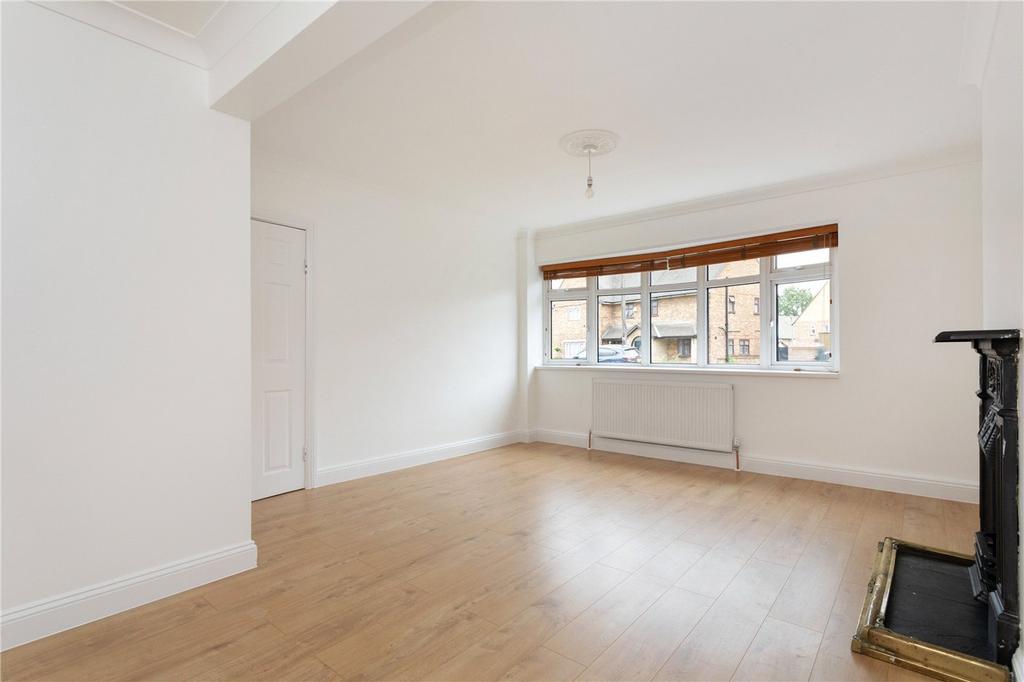 Hedge Hill, Enfield, EN2 3 bed house to rent £2,000 pcm (£462 pw)
