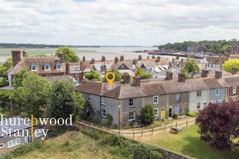 3 bedroom end of terrace house for sale, The Green, Mistley, CO11