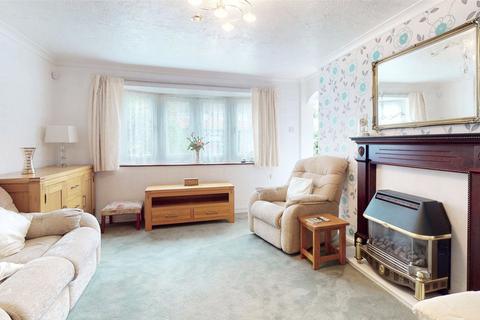 521 Long Riding, Basildon, SS14 1JW