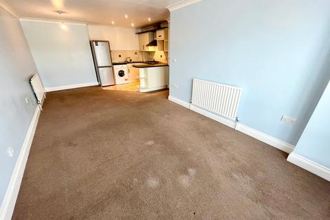 2 bedroom apartment to rent, Staines Road West, Ashford TW15