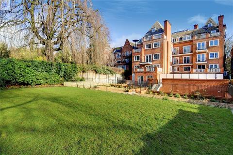 4 bedroom apartment to rent, Fitzjohns Avenue, London, NW3