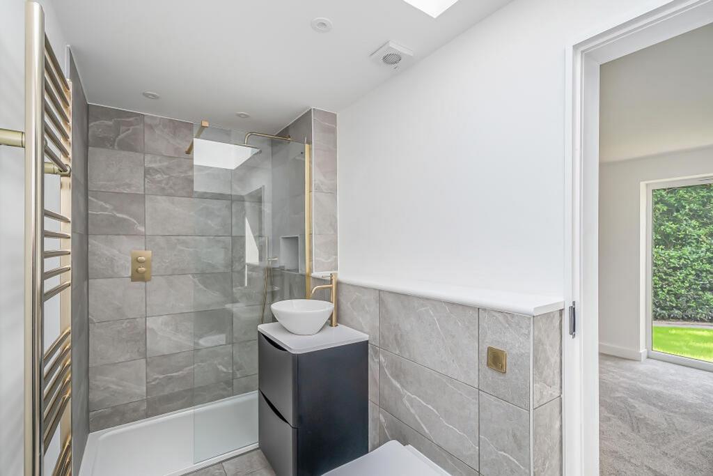 Second Ensuite