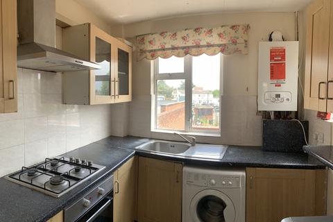 4 bedroom flat to rent, Pinner, HA5