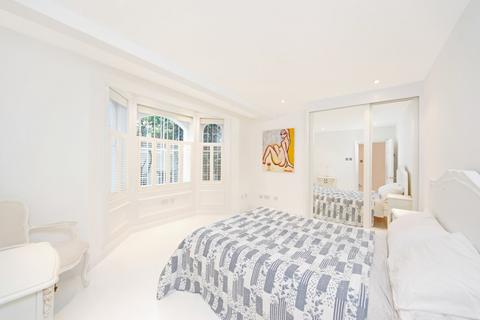 2 bedroom terraced house to rent, St Lukes Road, Notting Hill