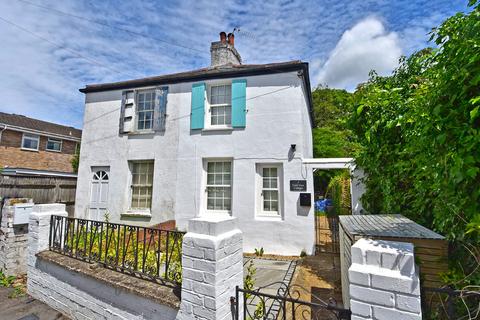 2 bedroom cottage to rent, Craig Road, Richmond, TW10