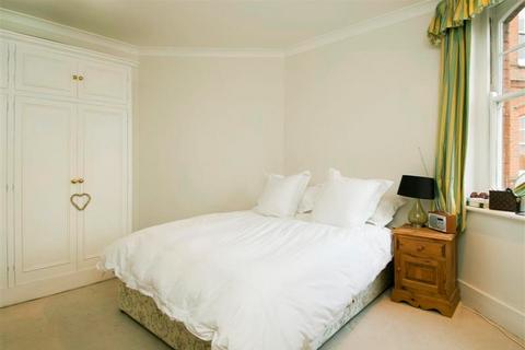 2 bedroom flat to rent, Queens Club Gardens, London, Greater London, W14