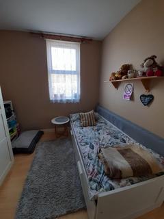 2 bedroom flat to rent, Ripple Road, Barking IG11