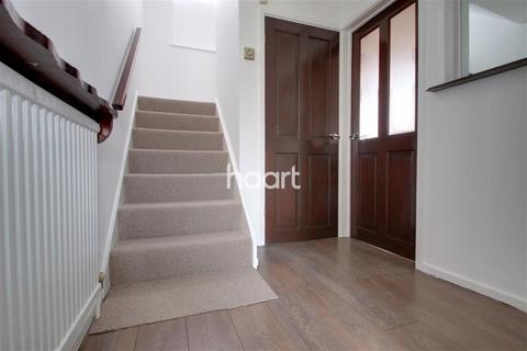 4 bedroom detached house to rent, Wragley Way