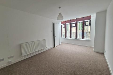 3 bedroom flat to rent, Main Street, Kilmaurs