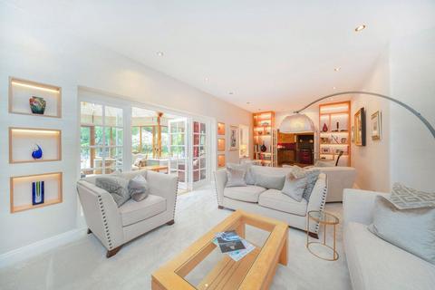 Finchley House Bovingdon Green, Bovingdon, Hemel Hempstead, HP3 0LB