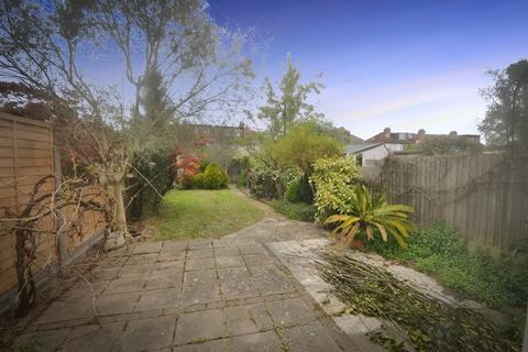 3 bedroom terraced house to rent, Derrick Road Beckenham BR3