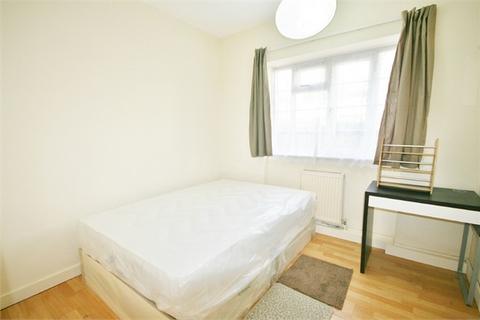 2 bedroom ground floor flat to rent, Wyndham Road, Camberwell SE5