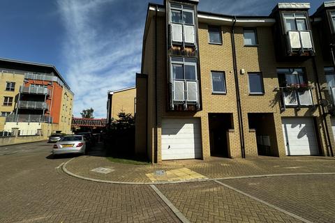 4 bedroom semi-detached house to rent, Rustat Avenue, Cambridge, CB1