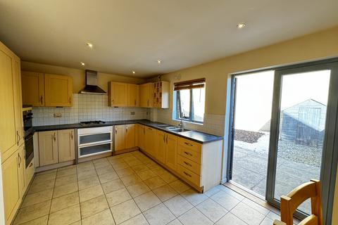 4 bedroom semi-detached house to rent, Rustat Avenue, Cambridge, CB1