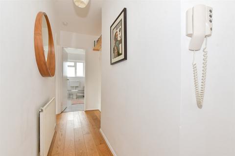 1 bedroom flat for sale, Eagle Avenue, Chadwell Heath, Essex