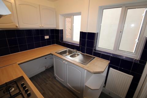 2 bedroom terraced house to rent, Shobnall Street, Burton upon Trent DE14