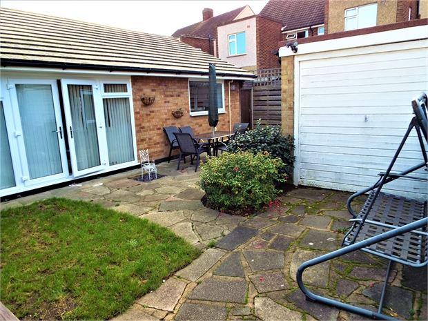 Detached garage