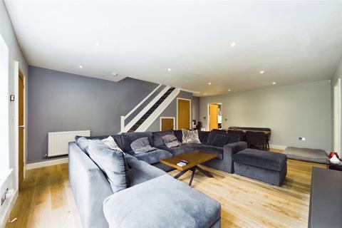 29 Brookside Walk, Tadley, RG26 3RN