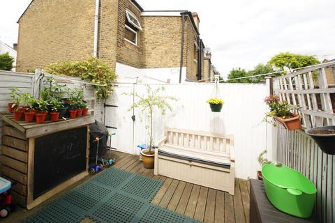 3 bedroom terraced house to rent, Edwin Road, Twickenham TW2