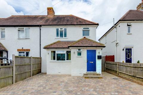 3 bedroom end of terrace house to rent, Gloucester Road, Stoughton, Guildford, GU2