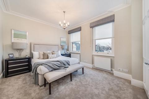 4 bedroom flat to rent, Gloucester Road, South Kensington, London