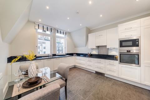 4 bedroom flat to rent, Gloucester Road, South Kensington, London