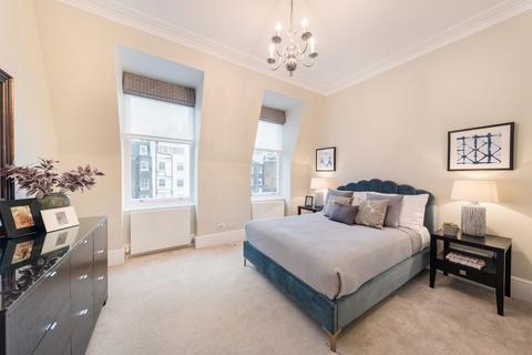 4 bedroom flat to rent, Gloucester Road, South Kensington, London