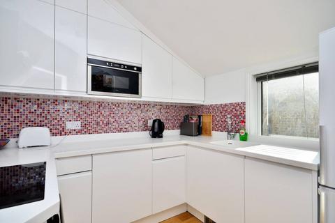 3 bedroom flat to rent, Heyford Terrace, Vauxhall, London, SW8