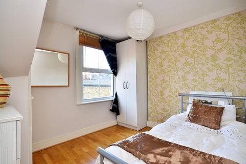 3 bedroom flat to rent, Heyford Terrace, Vauxhall, London, SW8