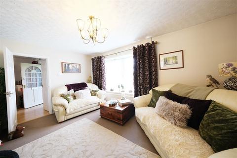 3 bedroom link detached house for sale, Walton Way, Harlaxton