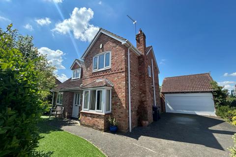 4 bedroom detached house for sale, Hardwick Close, Saxilby, LN1