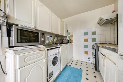 2 bedroom apartment for sale, Rushmere House, Fontley Way, Roehampton