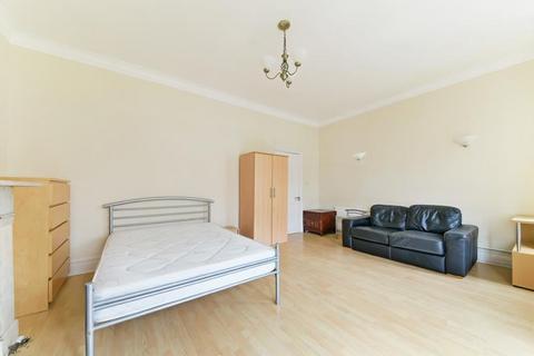 3 bedroom flat for sale, Pennard Road, London, W12